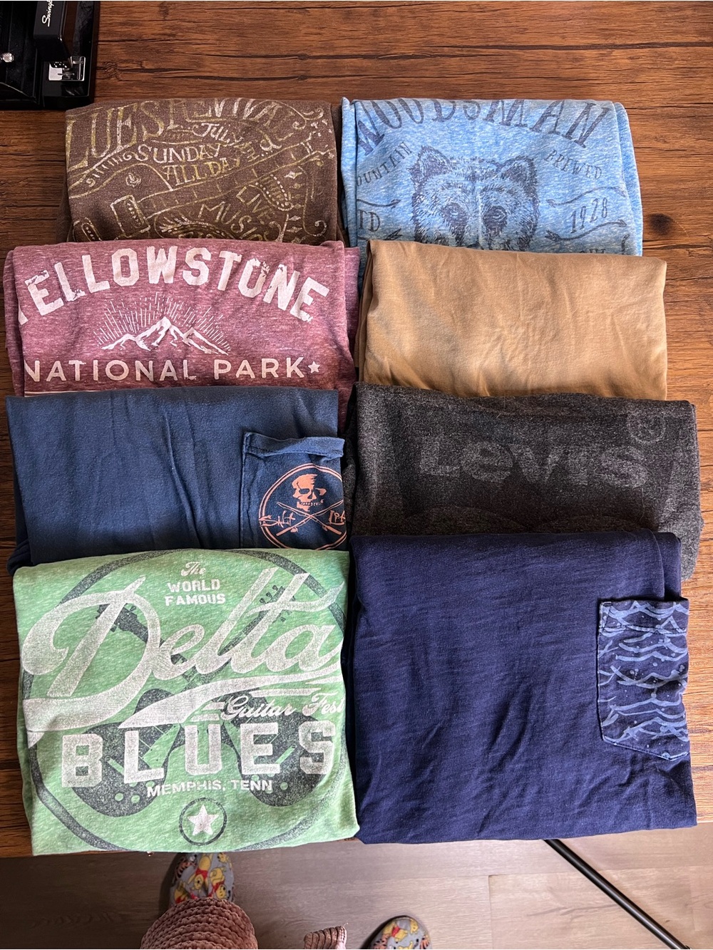 Lot of 8- Men’s Graphic T-Shirts- All Medium